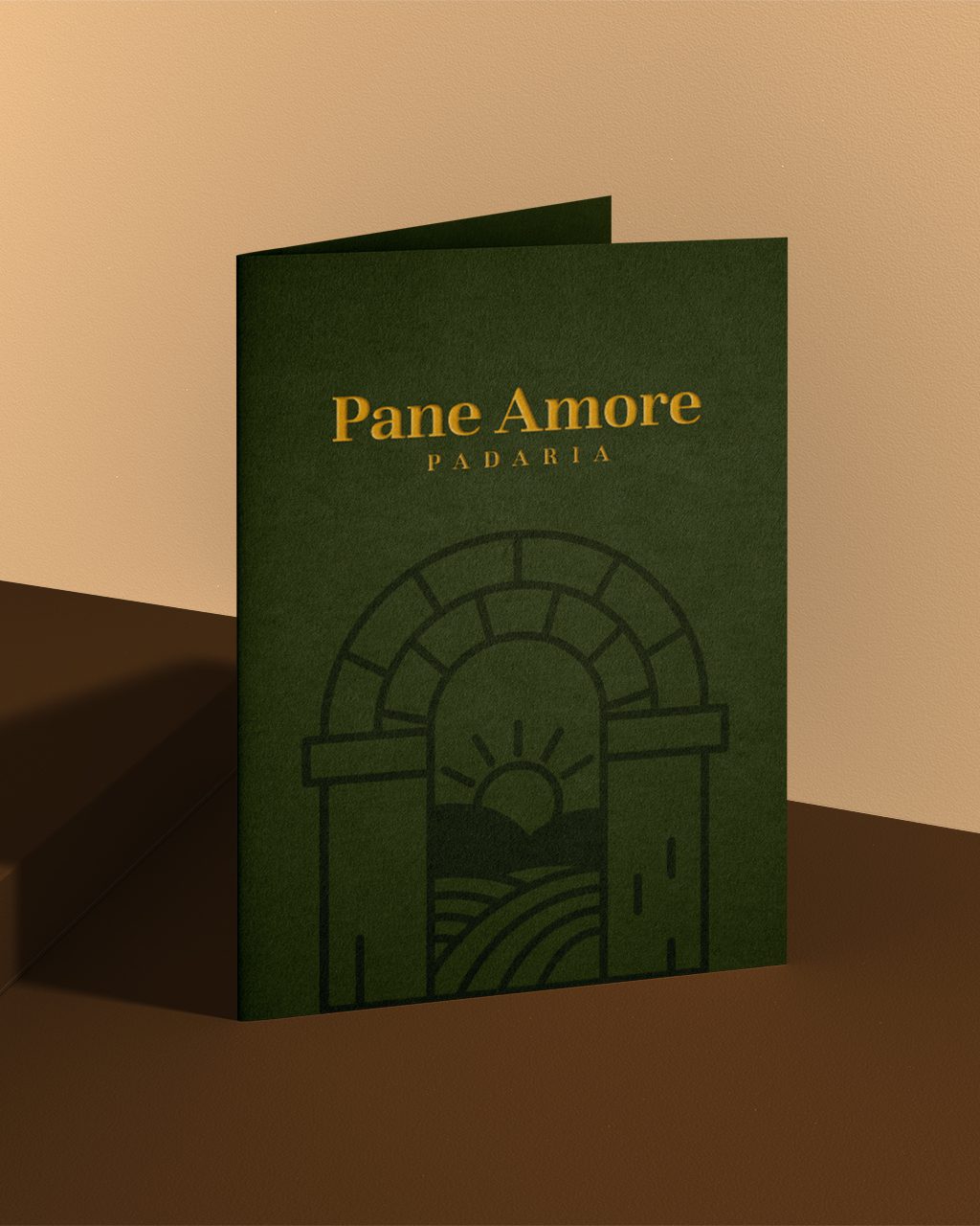 A imagem faz parte do projeto de Identidade Visual da Padaria Pane Amore e mostra uma ideia de cardapio para a marca